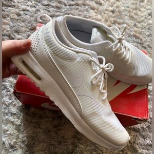 Women’s Nike Air Max Thea- Size 8